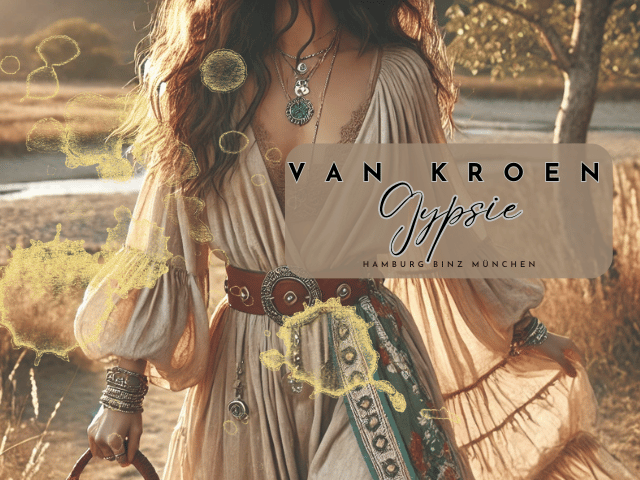"Eine freiheitsliebende Frau trägt ein fließendes Boho-Kleid in Erdtönen und kombiniert es mit handgefertigten Accessoires wie Gürtel, Statement-Schmuck und einer geflochtenen Handtasche. Die natürliche Kulisse mit warmem Sonnenlicht betont den unbeschwerten und kreativen Stil."